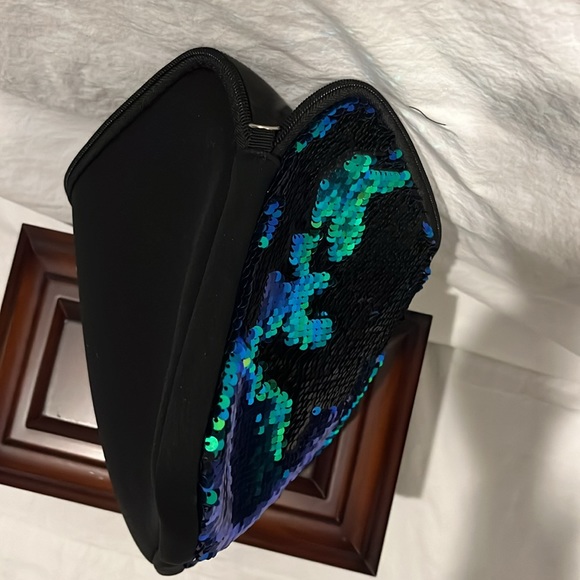 iPad Case - Picture 6 of 7